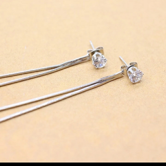 minimalistic silver dangle earrings - Picture 4 of 4